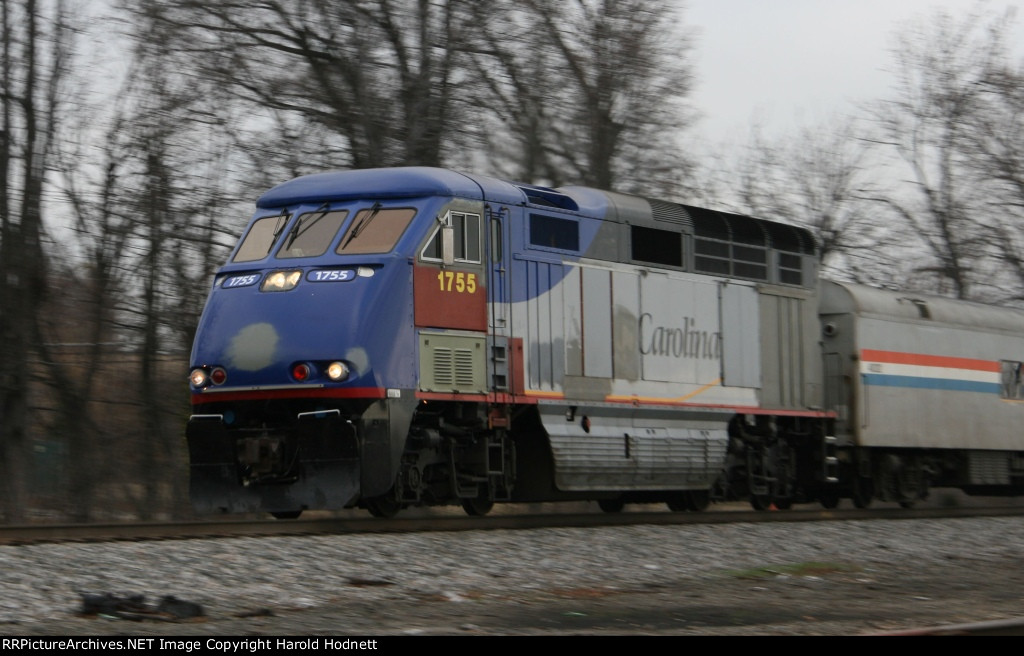 RNCX 1755 leads train 73 southbound 